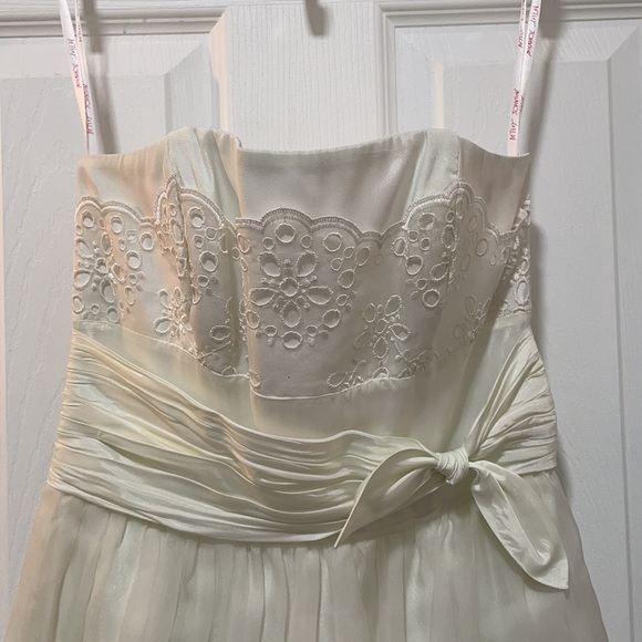 Cream Betsy Johnson dress - Picture 2 of 4